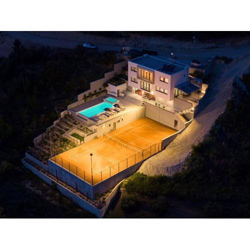 Casino, Cinema & Tennis - Villa Rivendell Excelsior