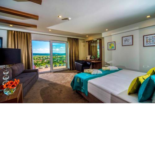 Castellum Hotel Hollókő