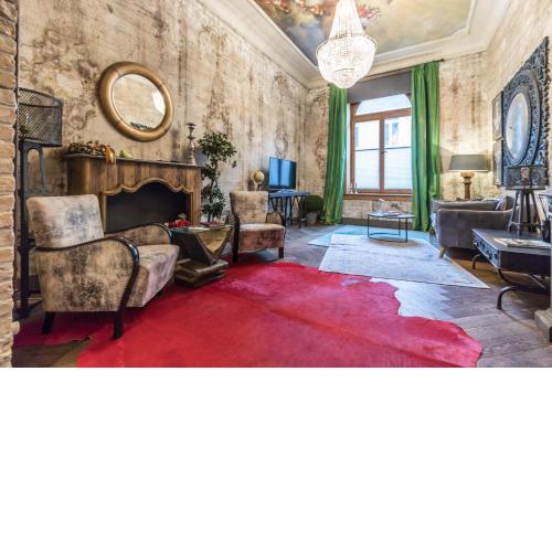 Castle Downtown Apartment