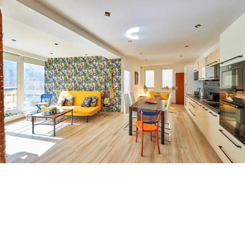Castle View, Stylish Apartment Next to Bratislava Castle, top location