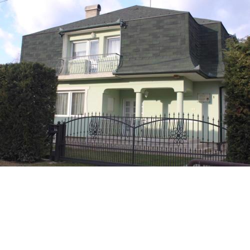 Cedar Apartment 4