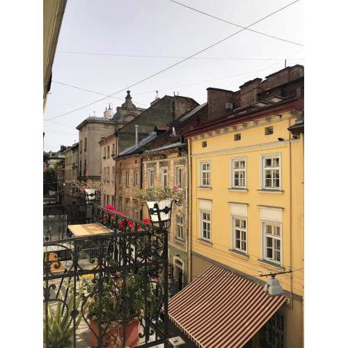 Center Lviv Rynok Square 17