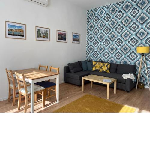 CenterPoint R7 Apartment