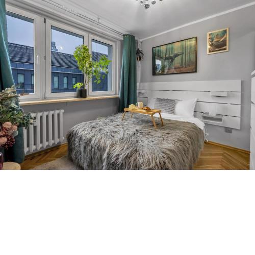 Central 2-Bedroom Apartment - Balcony, City View, Top Location - by Rentujemy
