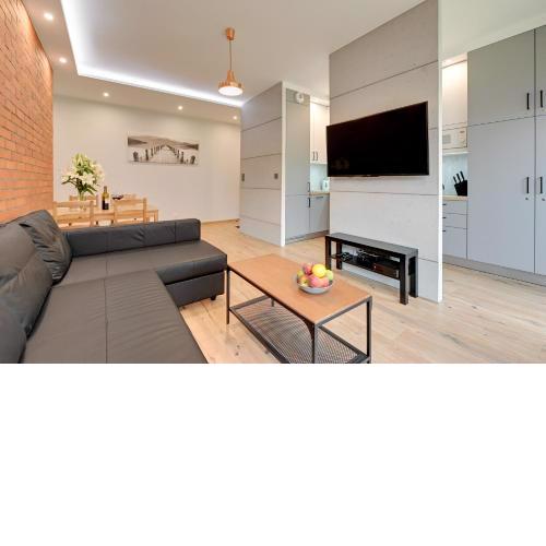 Central Apartment - free private parking