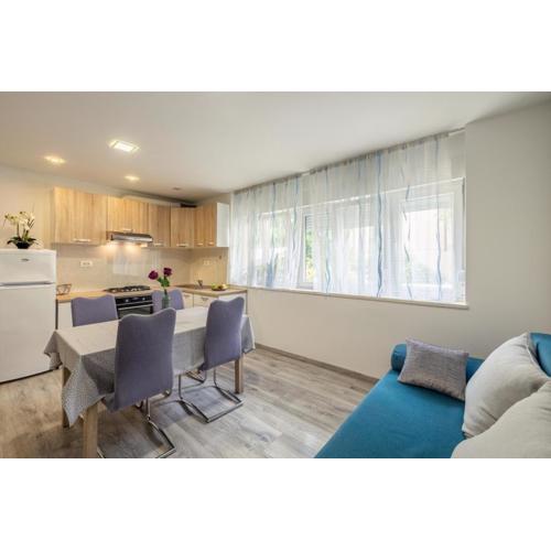 Central Apartment Josko - Combine parking&beach&old town