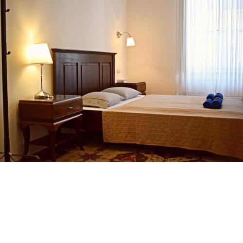 Central Budapest Apartment in Historical Building With Free Private Parking