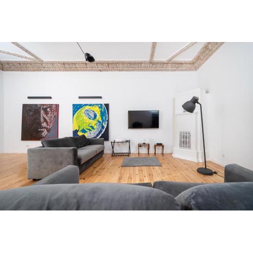 Central Family Apartment