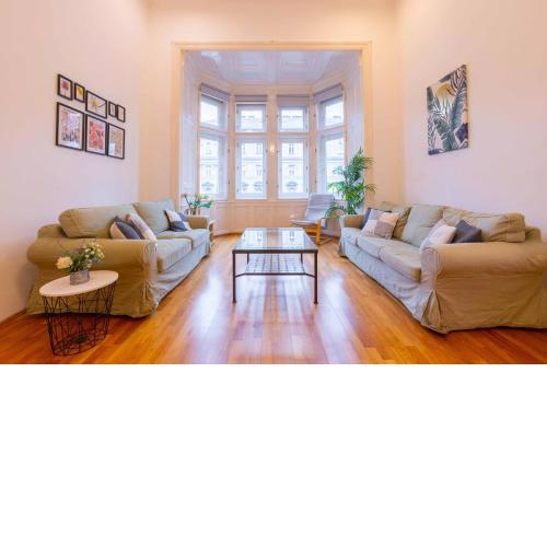 Central Grand Apartment next to the Fashion Road