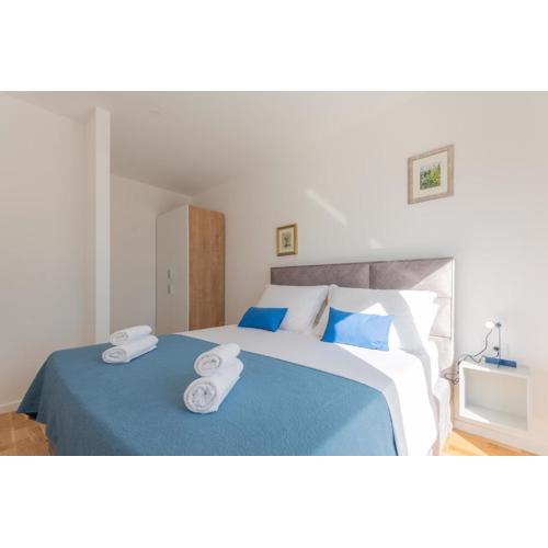 Central luxury apartment