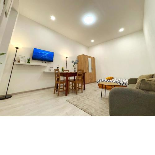 Central Private Apartment-7pax