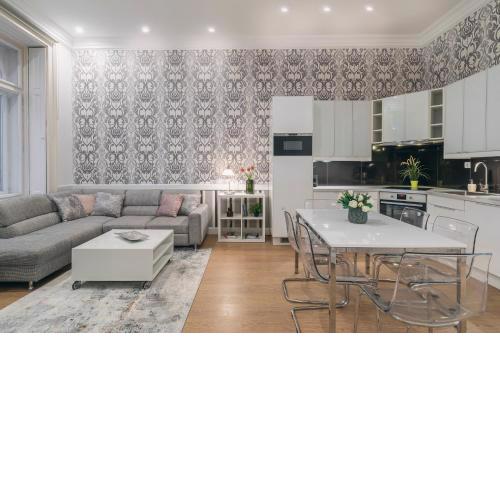 Central Ruin bar 2 bedroom 1.5 bath Apt. Sleeps 6