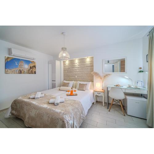 Central Split rooms and apartments Paese