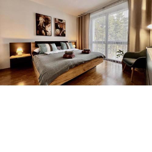 Central Suites Bystrica I 24hr Self Check-in l Free Wi-Fi & Parking