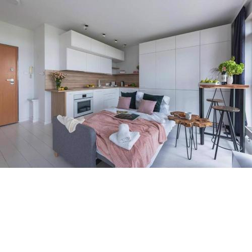 Central Warsaw Apartment - Great Location - City View- Słominskiego