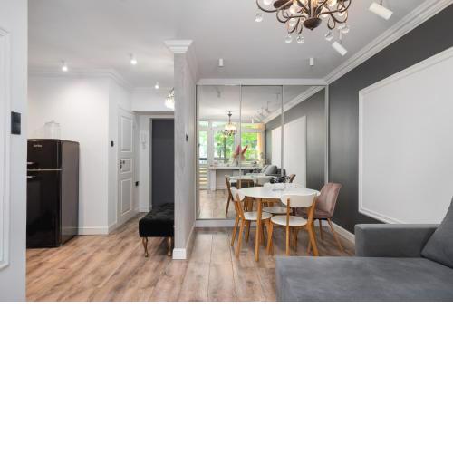 Central Warsaw Apartment - Great Location - Cozy One Bedroom Apartment in Warsaw - Solidarności 64