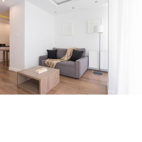 Central Warsaw Apartment - Great Location - Stylish Studio - Wronia45A