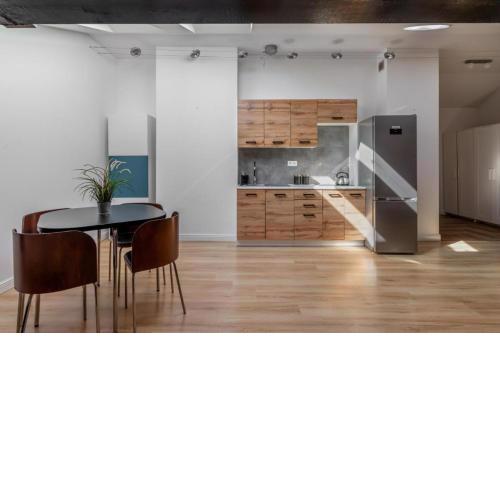 Central Warsaw Apartment - Great Location- Praga Północ - 10 People - Marcinkowskiego