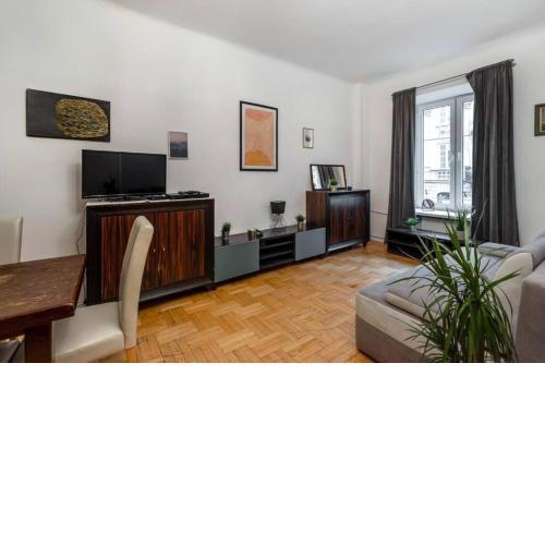 Central Warsaw Apartment - Great Location- Warsaw Stays- Freta