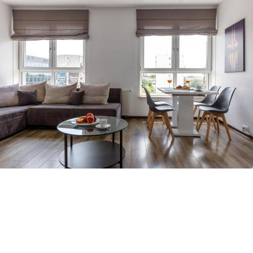 Central Wroclaw Apartment - City Center - Comfortable and Bright - L17