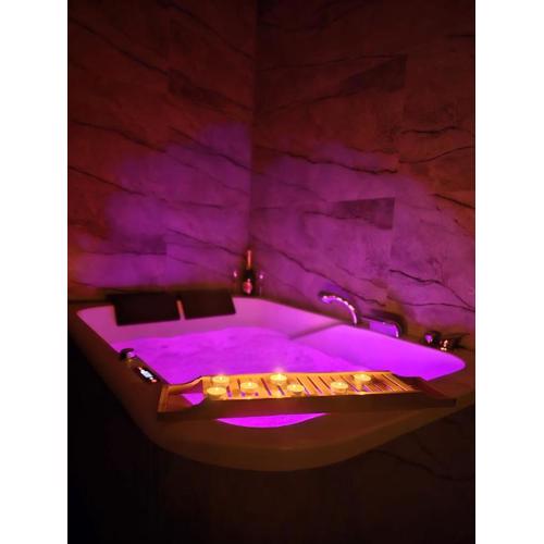 Centrum jacuzzi prywatny parking klimatyzacja 1