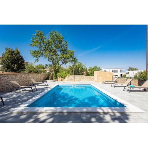 Cesare Apartment, with Swimming pool and Sea view