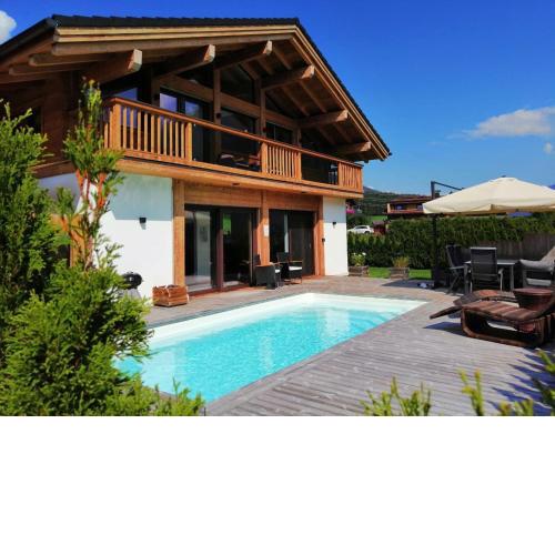 Chalet in Neukirchen am Grossvenediger with pool