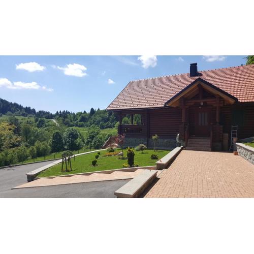 Chalet mit 7.000 m2 Land und wunderschöne Aussicht