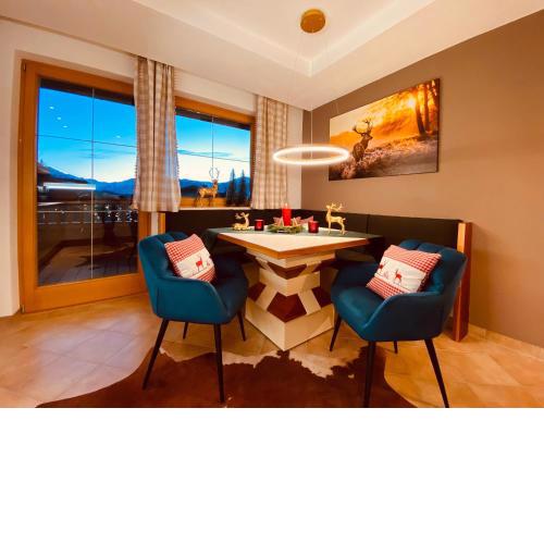 Chalet Platzhirsch Maxl Panorama View Skipiste