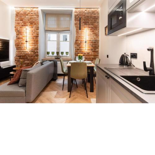 Charm & Comfort Renovated Gem in Old Town Sarego apt B