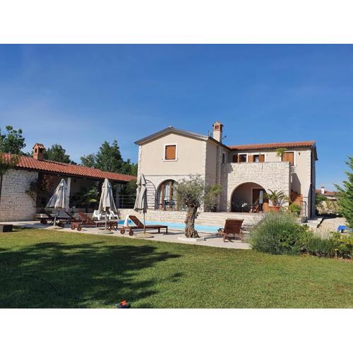 Charmante Villa Histra Mit Pool Und Großem Garten