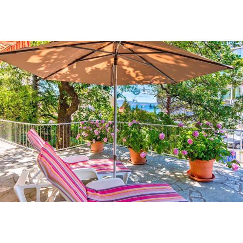 Charmantes Apartment nur 200 Meter zum Strand mit Meerblick, Liegen, Grillbereich