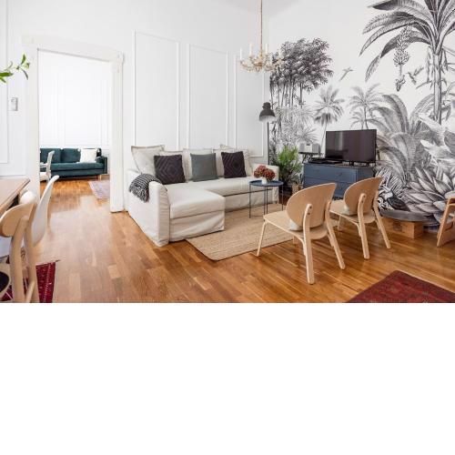Charming and unique apartment with balcony by the Great Synagogue