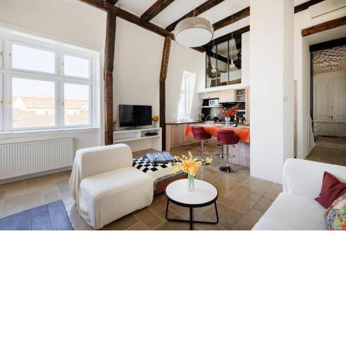 Charming Apartment by the Great Synagogue