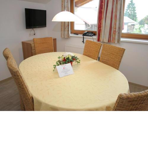 Charming Apartment in Uderns with Balcony