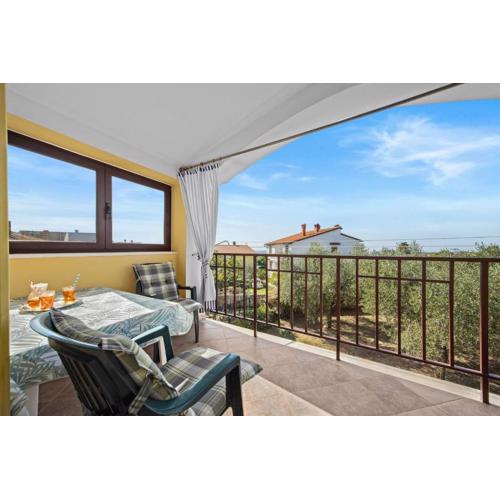 Charming Apartment Tedi with Sea View