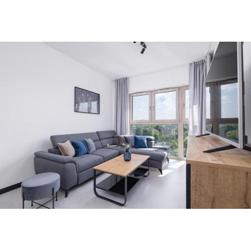 Charming Apartment with Parking in Katowice by Noclegi Renters