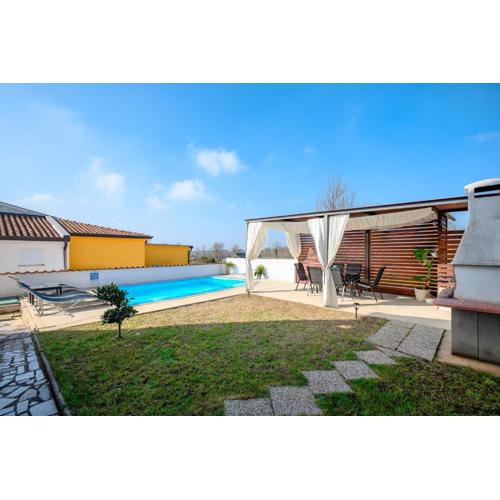 Charming Apartments Rose 1&2 with pool