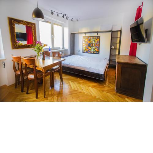 Charming Apt next to Lazienki Park and City Center