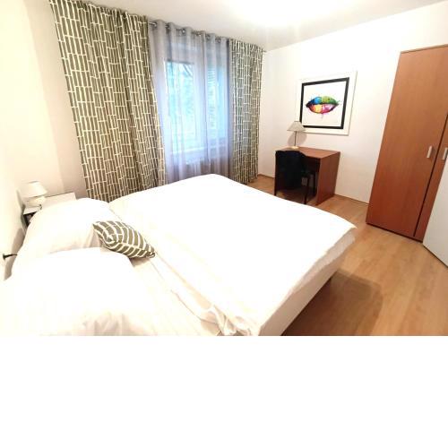 Charming city centre flat with two balconies