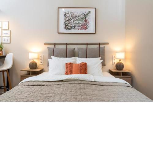 Charming Downtown Apartment