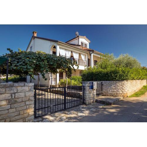 Charming Funtana apartments + Free Bikes