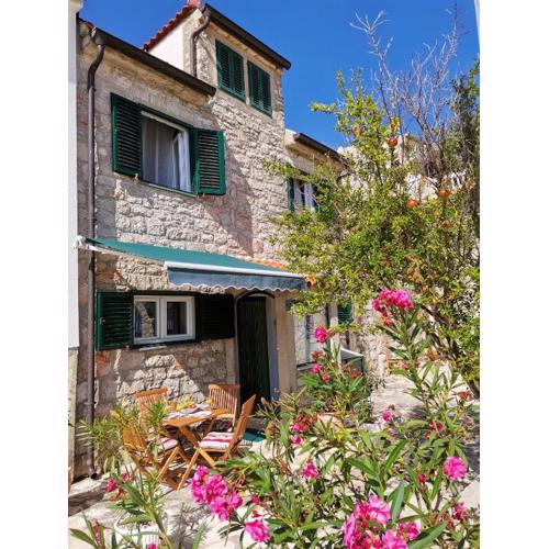 Charming Traditional Townhouse - Holiday Home Kata