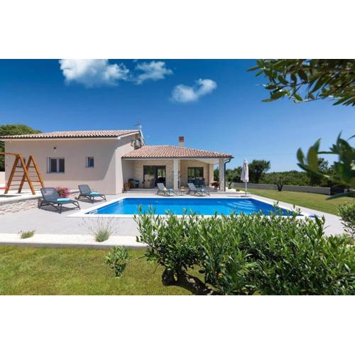 Charming villa Martina with pool near Pula and Rabac by WiiBuk
