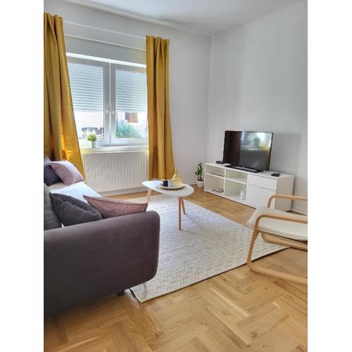 Check In Rebro