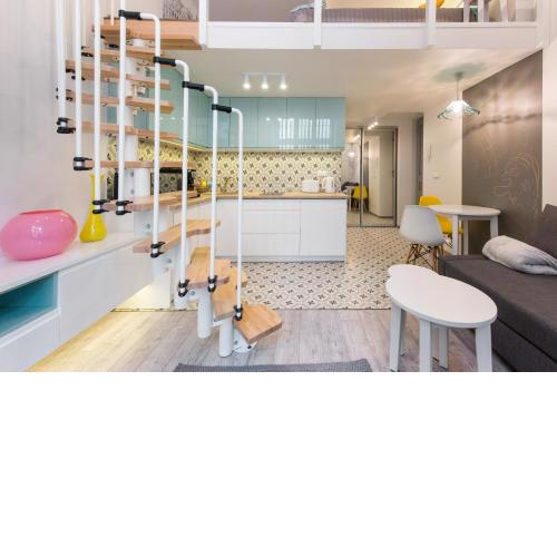 Cheerful Air Conditioned Apartment with mezzanine and Parking - Old Town