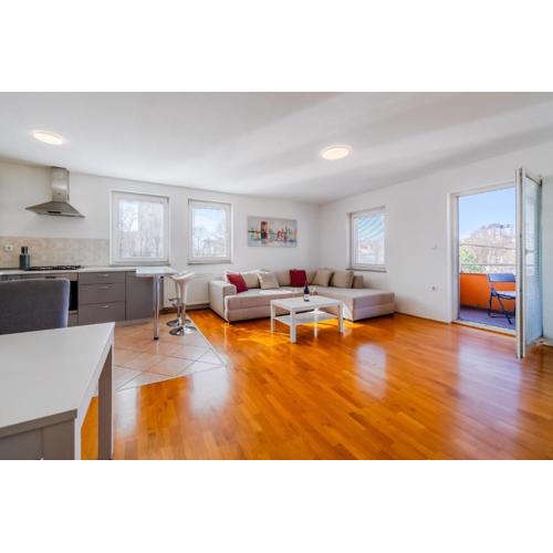 Cherry City Stay Apartment With Parking - Happy Rentals