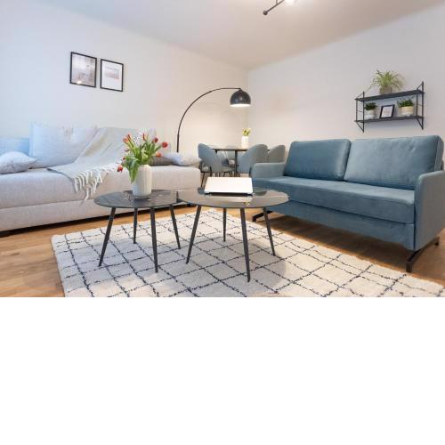 Chic 1-Bed Apt by Canal Walk to Historic Centre