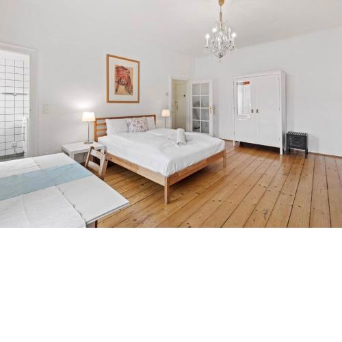Chic 1-BR Apartment - Perfect Location