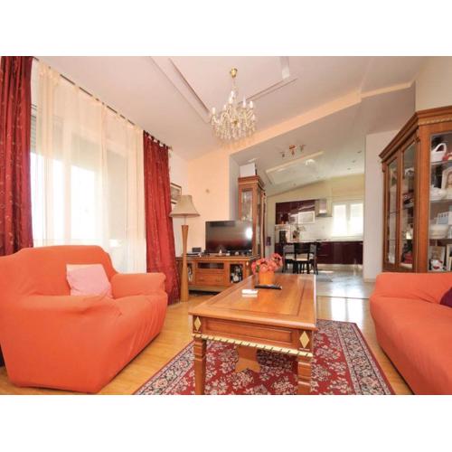 Chic and Stylish Kastel Novi Apartment with Pool - Five Bedroom Apartment With Pool